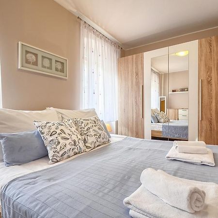 E&E Apartment Arena With Free Private Parking Πούλα Εξωτερικό φωτογραφία