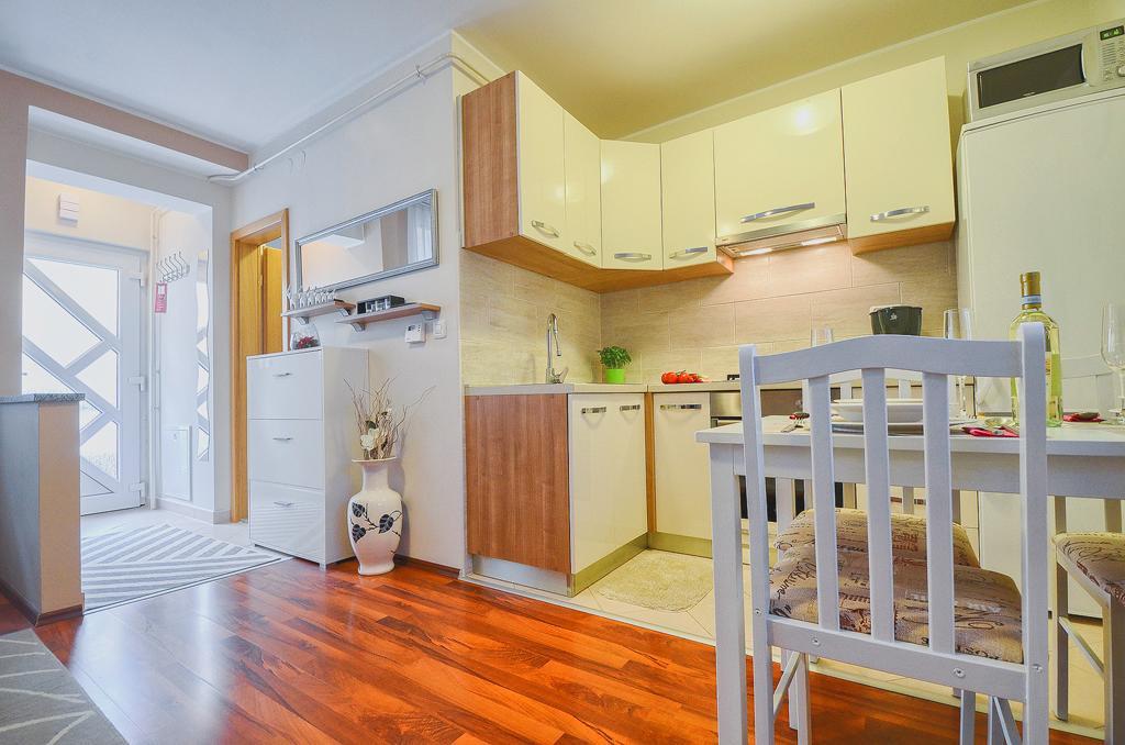 E&E Apartment Arena With Free Private Parking Πούλα Εξωτερικό φωτογραφία