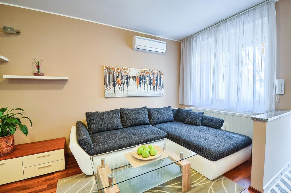E&E Apartment Arena With Free Private Parking Πούλα Εξωτερικό φωτογραφία