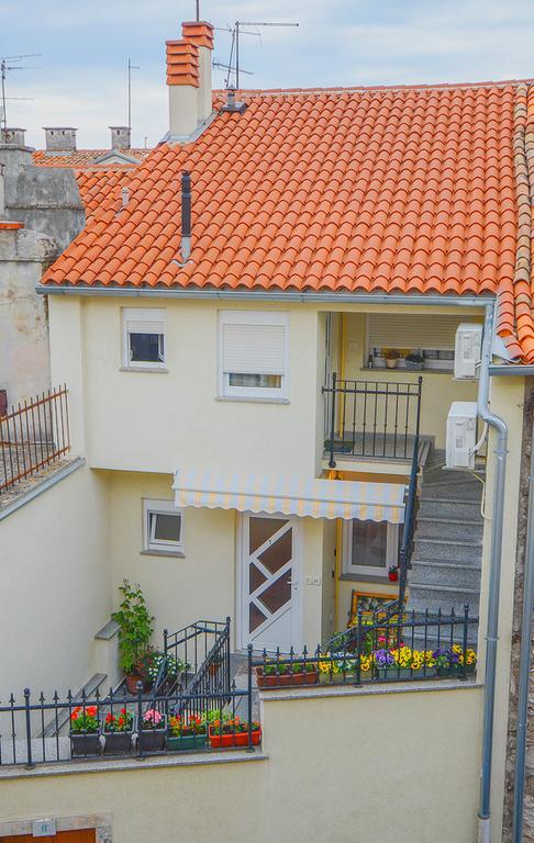 E&E Apartment Arena With Free Private Parking Πούλα Εξωτερικό φωτογραφία