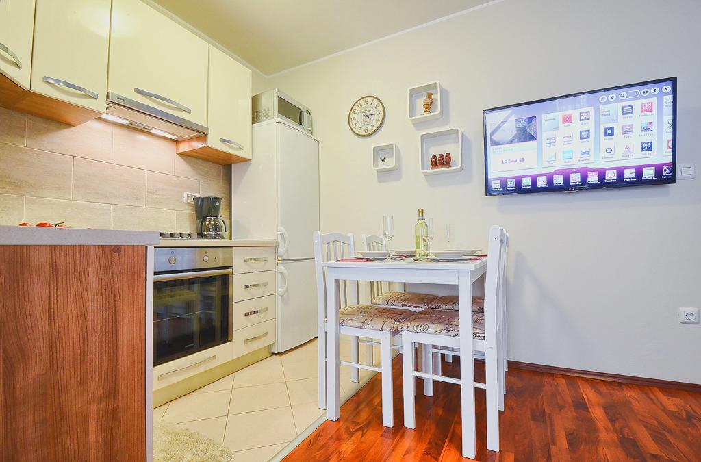 E&E Apartment Arena With Free Private Parking Πούλα Εξωτερικό φωτογραφία