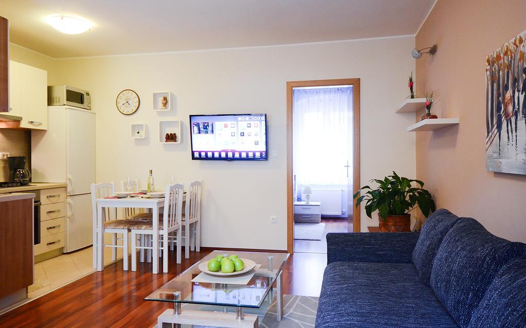 E&E Apartment Arena With Free Private Parking Πούλα Εξωτερικό φωτογραφία