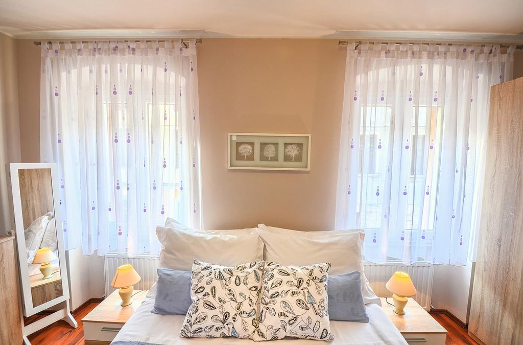 E&E Apartment Arena With Free Private Parking Πούλα Εξωτερικό φωτογραφία